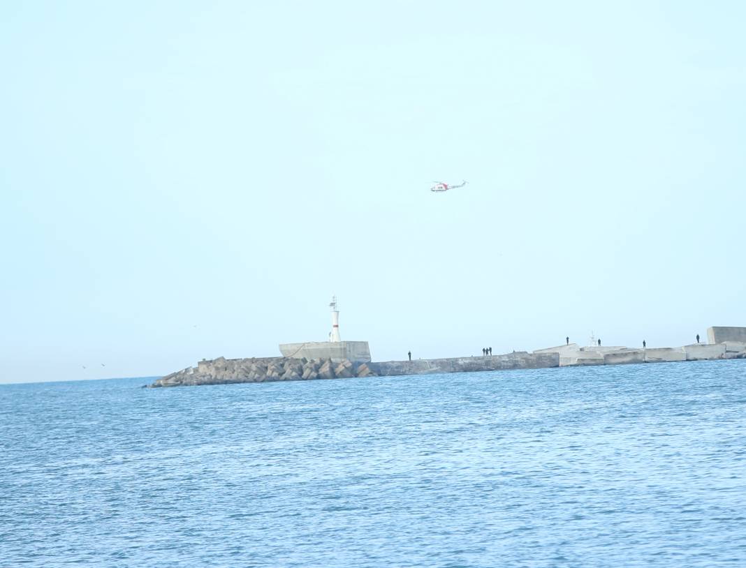 Zonguldak'ta batan geminin personelini arama çalışmaları sürüyor 13